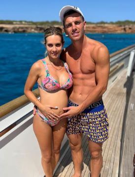 Soon-to-be mom and dad Magui Alcacer and Giovani Lo Celso.